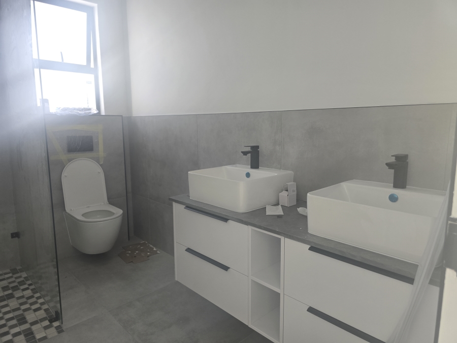 3 Bedroom Property for Sale in Sandy Point Western Cape